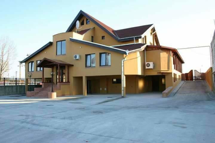 Motel Restaurant Lowe Deva Exterior foto