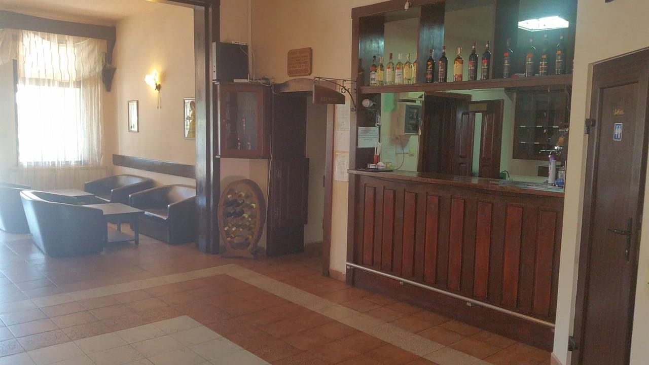 Motel Restaurant Lowe Deva Exterior foto